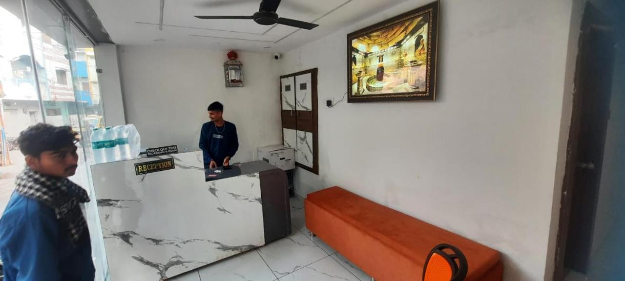 Hotel Shree Kedar Palace อุจเจน ภายนอก รูปภาพ